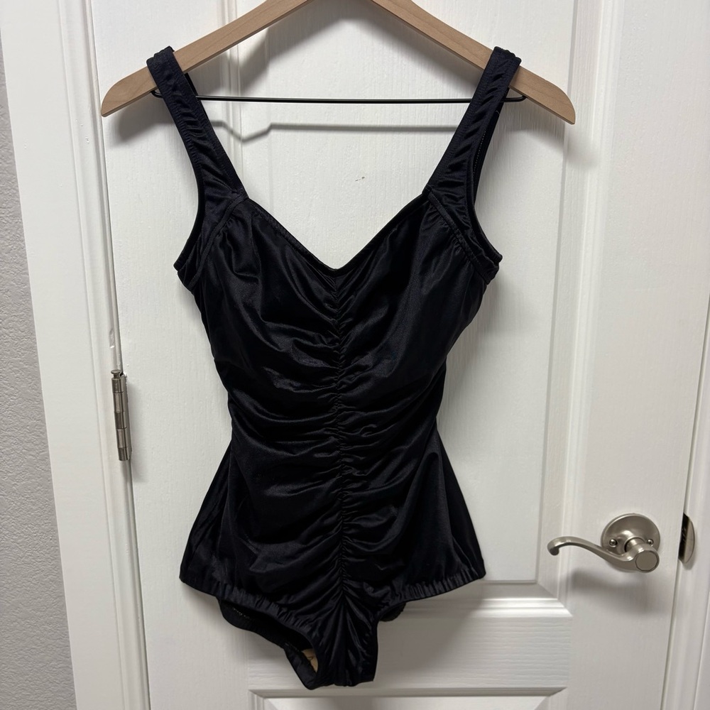 Vintage Maxine Of Hollywood
Swimsuit Shiny Black Ruched 70s/80s retro Size 12